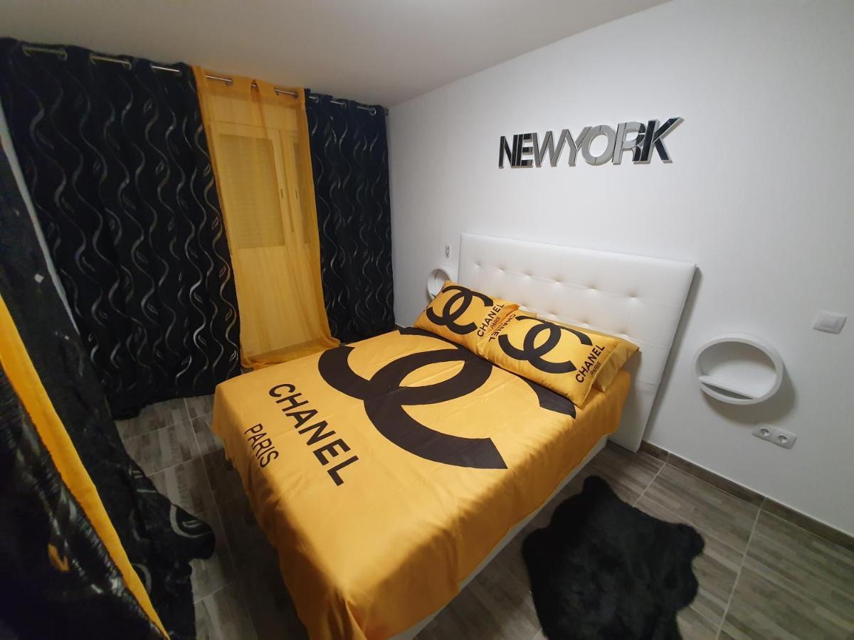 Apartamentos New York Vecindario  Exterior photo